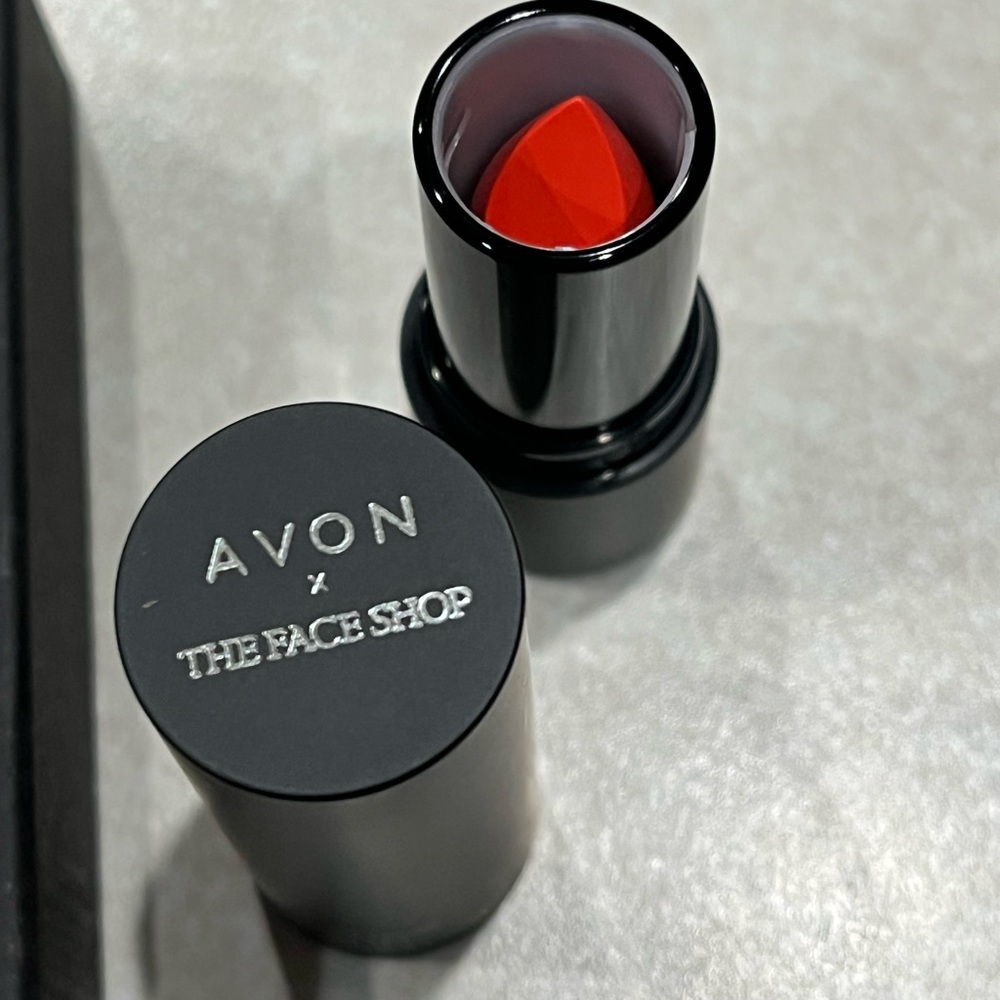 Avon lipstick - Tahiti Orange